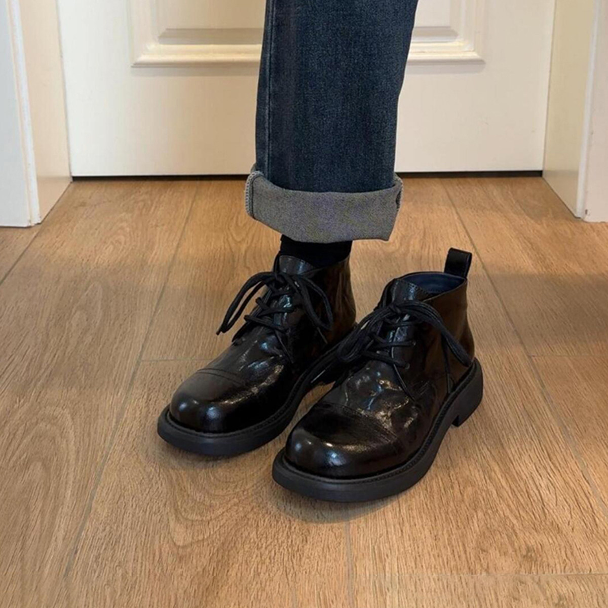 复古低跟马丁靴女2025秋冬季新款百搭系带黑色通勤踝靴简约小短靴,女鞋,马丁靴,淘宝优惠券,粉丝福利购,淘宝优惠卷