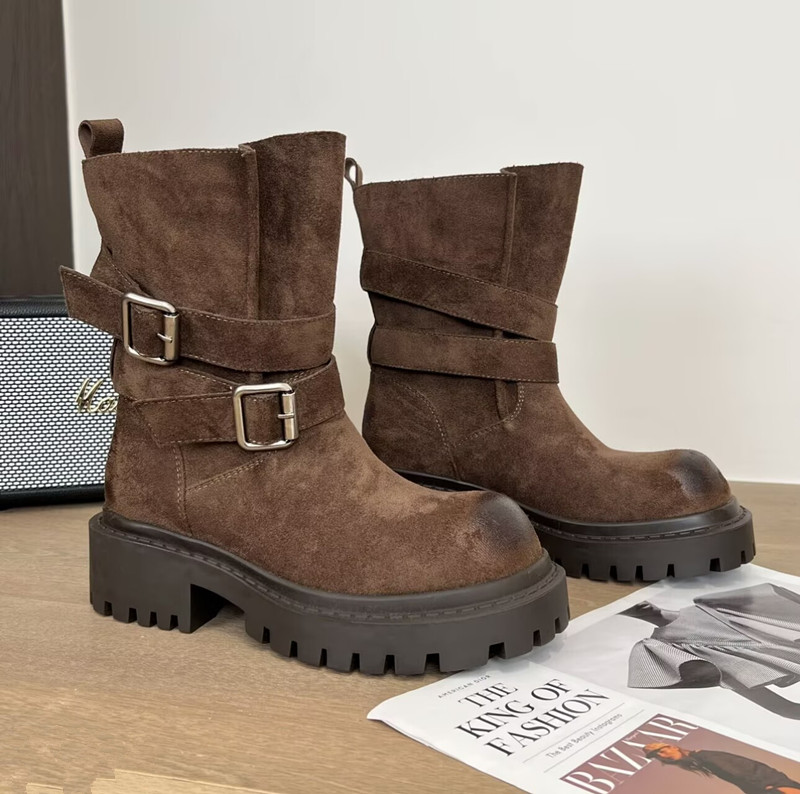 棕色复古废土风大头马丁靴