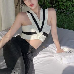 Halter neck striped sleeveless jacket挂脖条纹无袖短上衣女装
