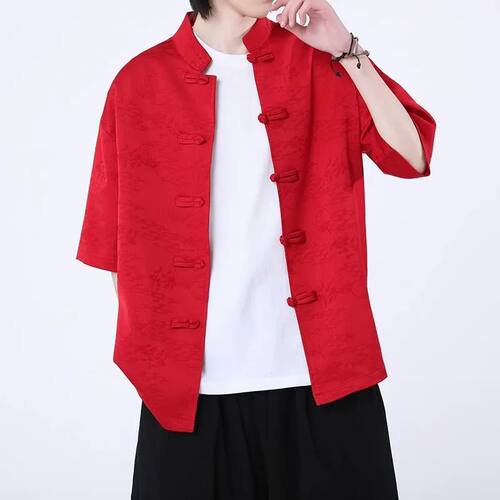 圆领印花短袖T恤Round neck button printed short sleeved shirt