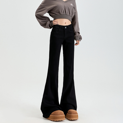 黑色低腰微喇牛仔裤女2025秋季