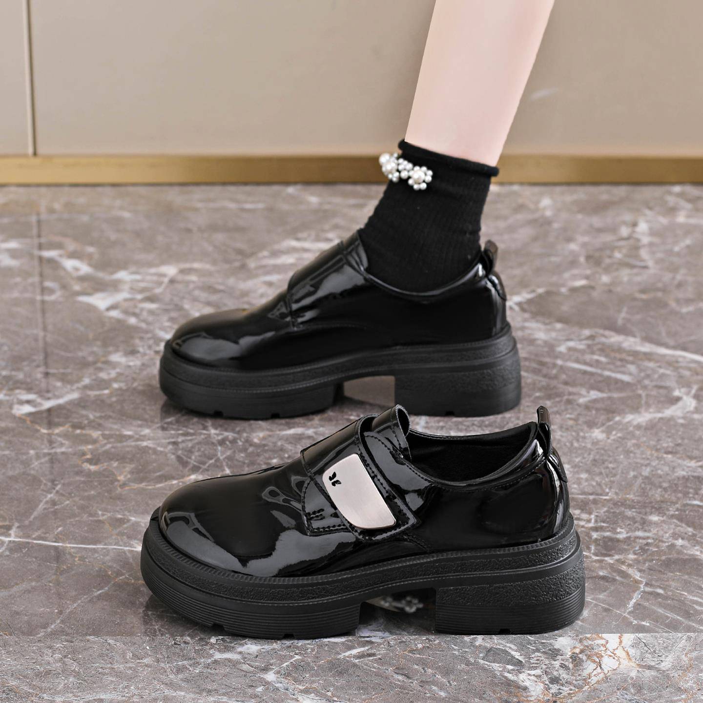 小皮鞋女2025新款春秋真皮厚底防滑魔术贴乐福鞋高级感黑色松糕鞋