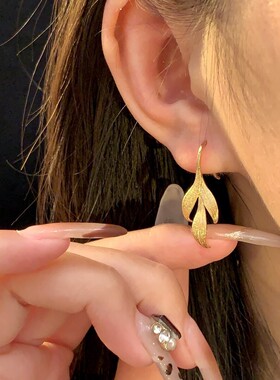 爆款新中式国潮风拉丝金枝玉叶耳钉高级感复古新中式气质女