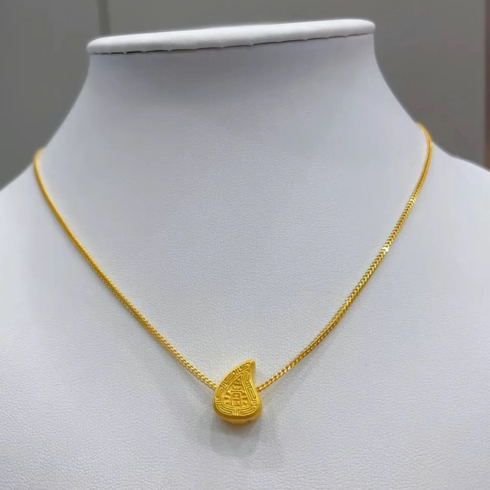 2025黄金色桃粿项链女小众设计简约轻奢精致气质百搭个性锁骨颈链