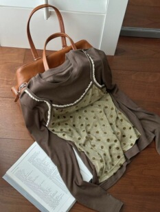 欧货26春新款圆领波点花边吊带拼接假两件长袖打底衫女时髦上衣潮