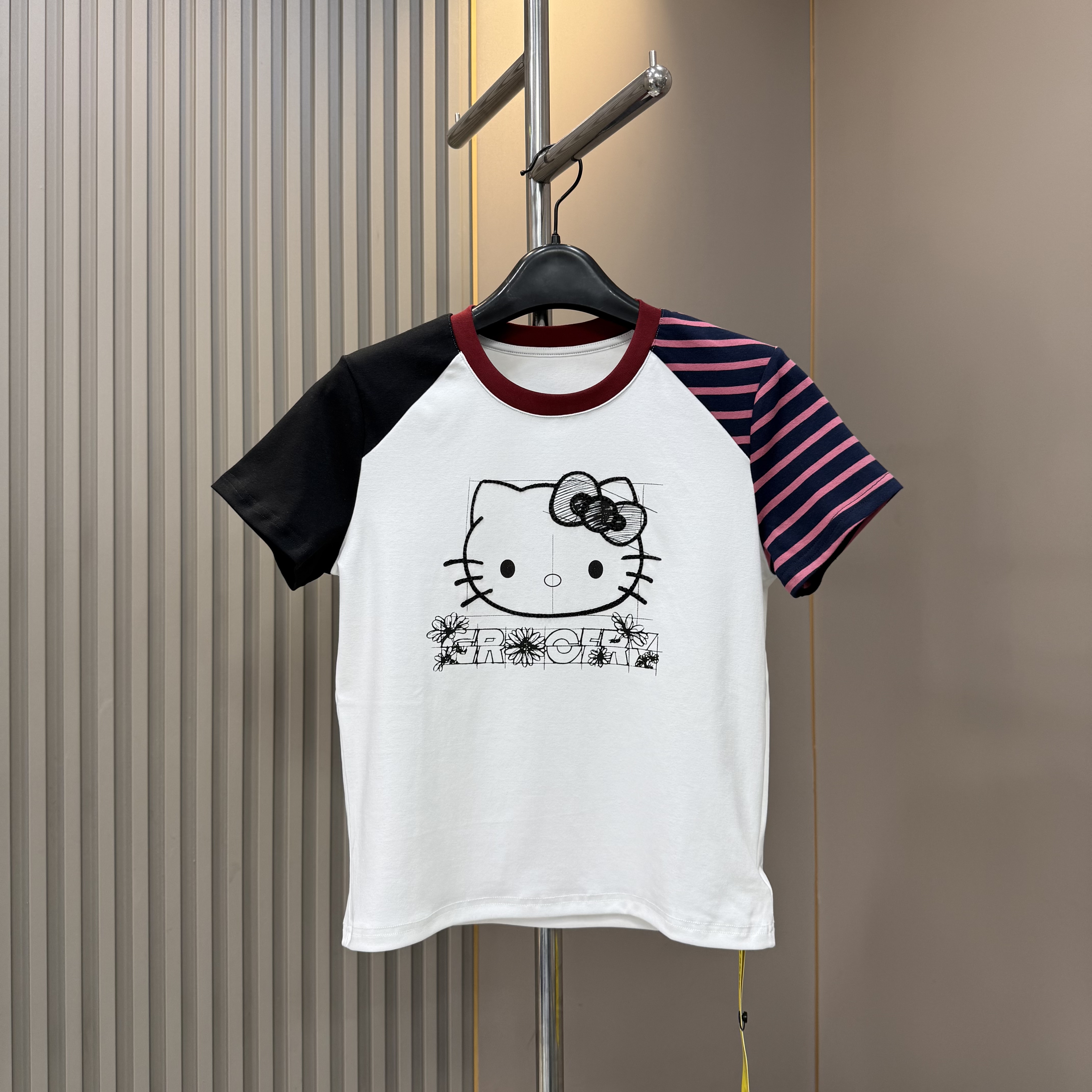 特价清仓 春夏新款时尚猫咪头像刺绣拼色条纹短袖T恤女洋气上衣