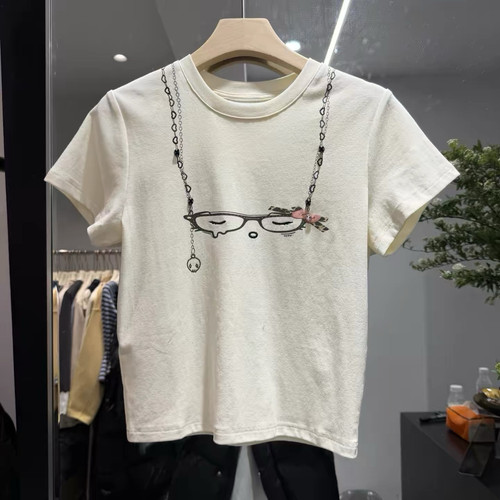 欧货2026夏季新款 趣味减龄 链条Kitty眼镜印花短袖T恤 女短上衣