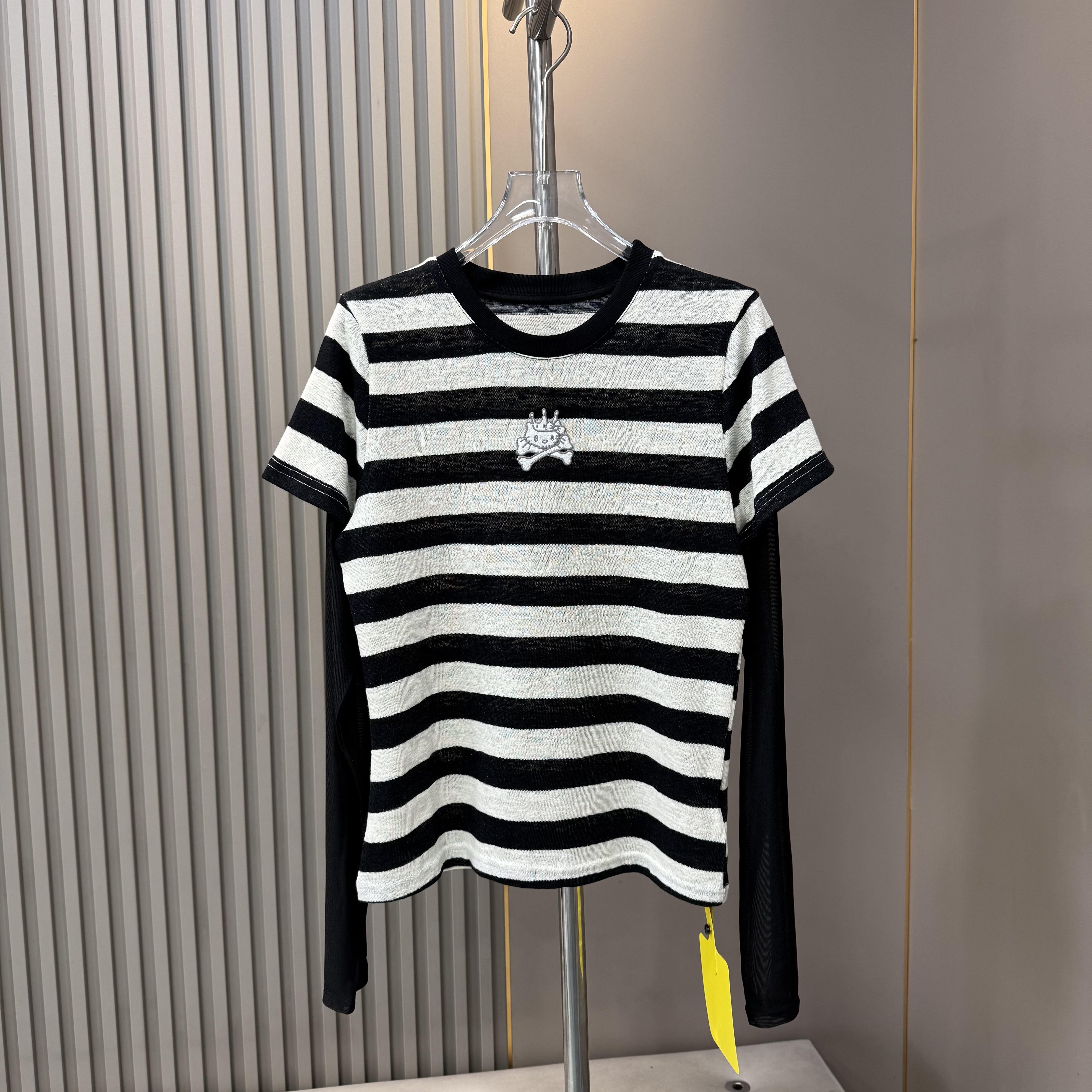 特价清仓 时尚设计感黑白条纹拼接假两件短袖T恤女上衣