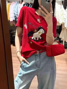欧货26新年红色立体刺绣小马图案 马上有钱 绒感加厚短袖T恤上衣