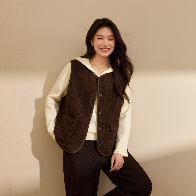 【保暖气质圆领百搭马甲】纤莉秀大码女装叠穿外套胖mm2025冬新款