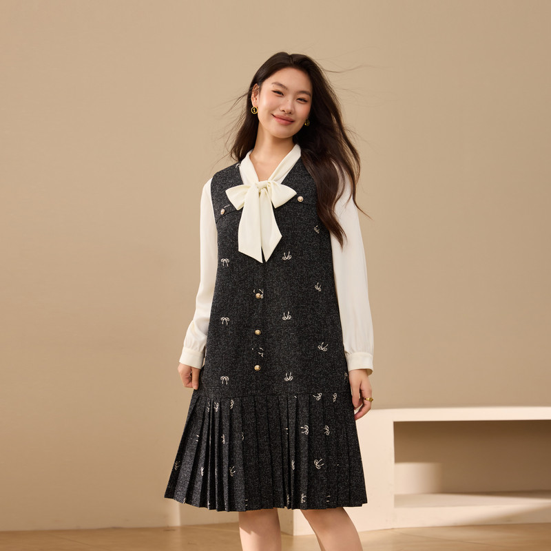 【百褶叠穿背心裙】纤莉秀大码女装洋气V领连衣裙胖mm2025冬新款