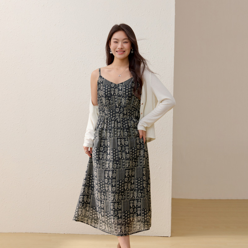 【度假风吊带连衣裙】纤莉秀大码女装复古印花裙胖mm2026春装新款