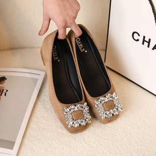 单鞋女中跟配裙子2025春秋方头粗跟水钻方扣软底舒适网红绒面女鞋