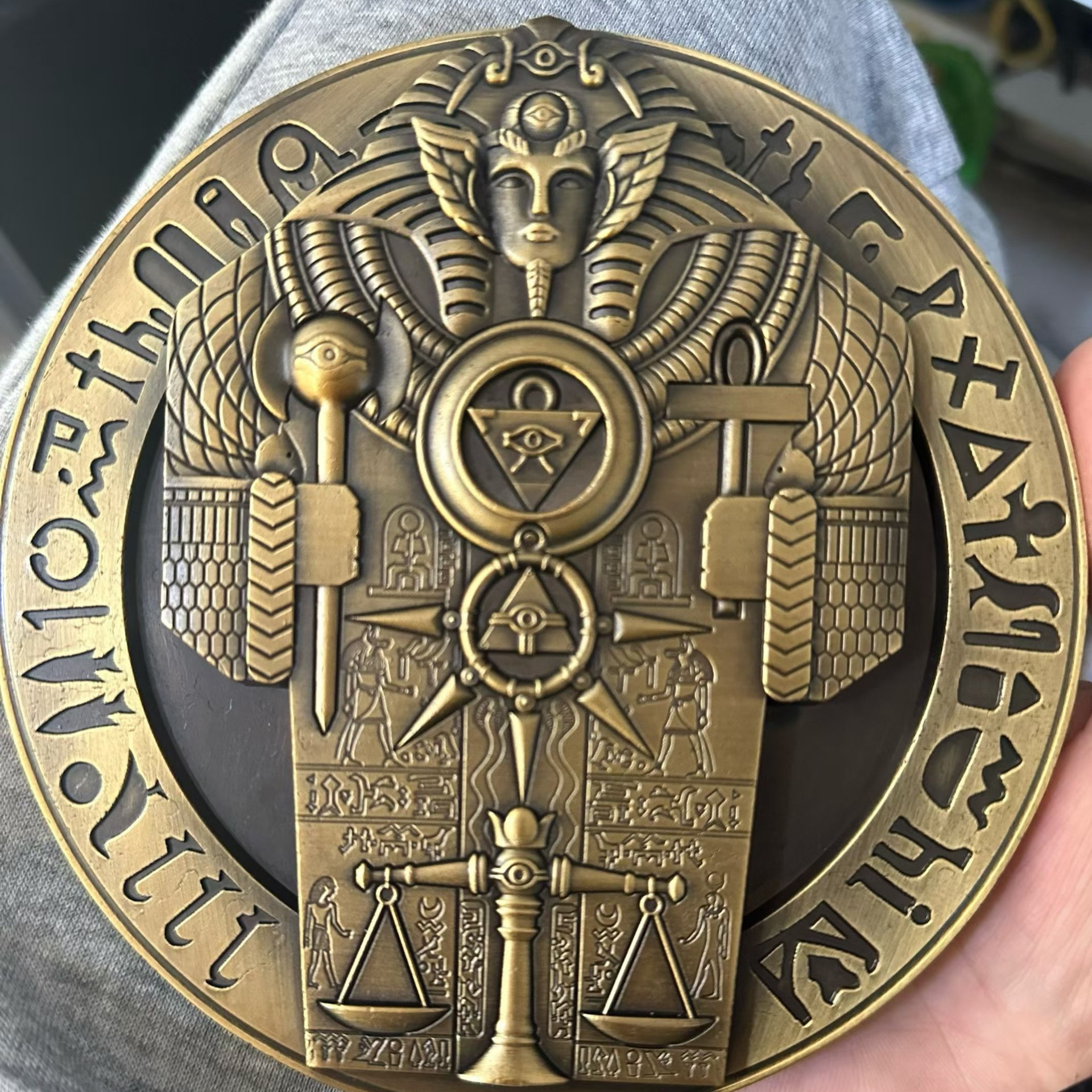 游戏王dm七神器石板手办周边日文三幻神青眼白龙黑魔女雕刻石板图片