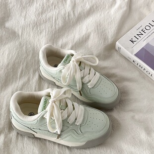 小众设计薄荷绿板鞋女2026新款春季百搭厚底德训鞋休闲运动鞋