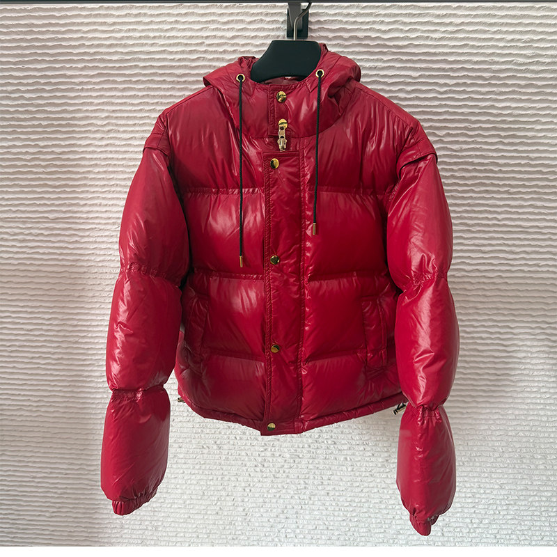 2025冬季亮面金属扣帽宽松可脱卸袖子面包式短款羽绒服上衣外套女,女装/女士精品,羽绒服,淘宝优惠券,粉丝福利购,淘宝优惠卷