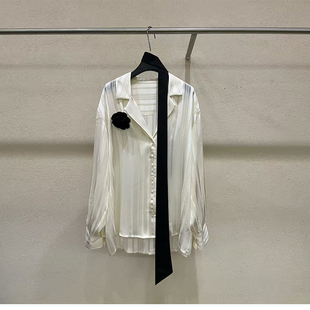 高级感条纹配领带花朵别针衬衫女2026新款百搭洋气法式设计感女潮