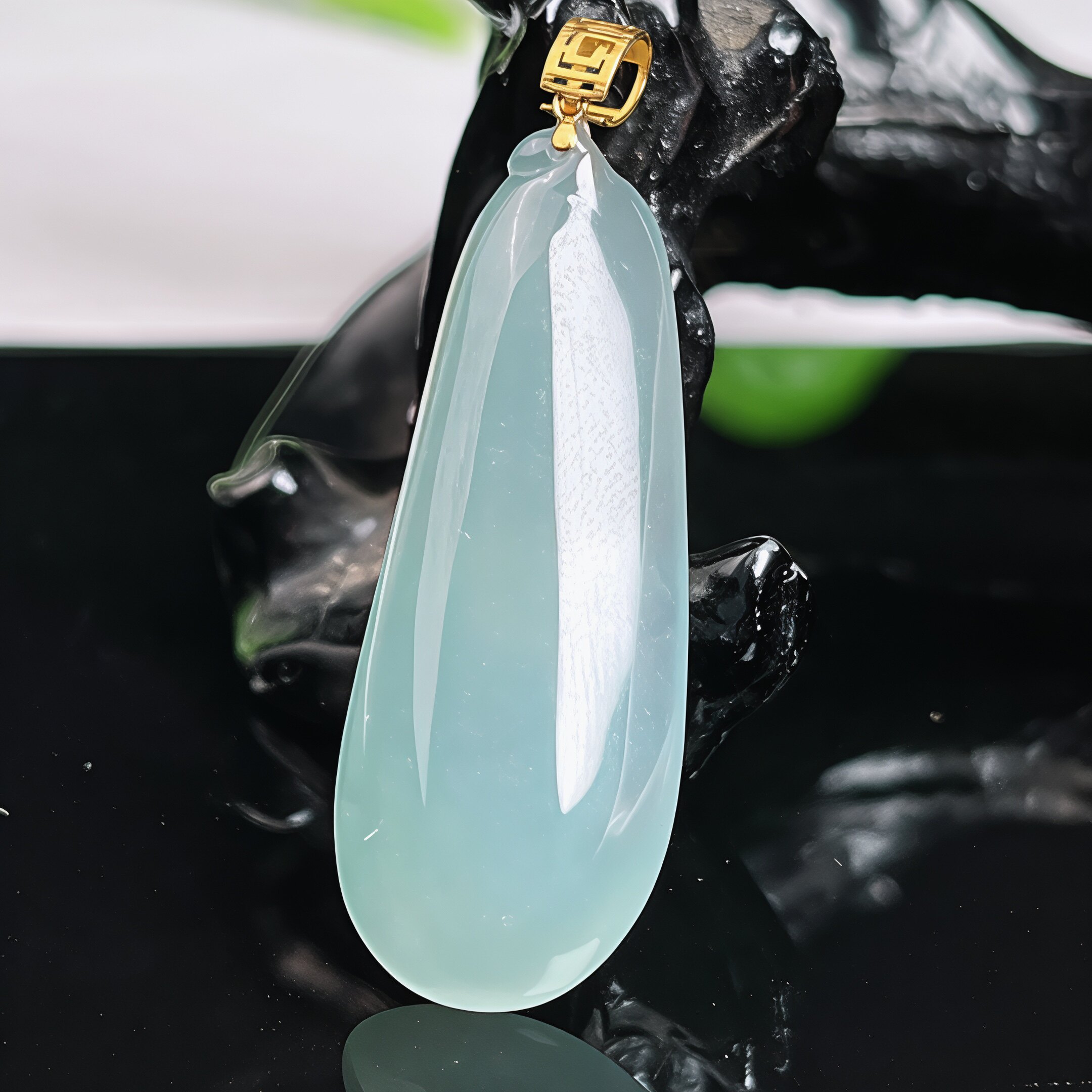 缅甸天然A货翡翠18K金镶老坑冰种天空蓝福瓜吊坠