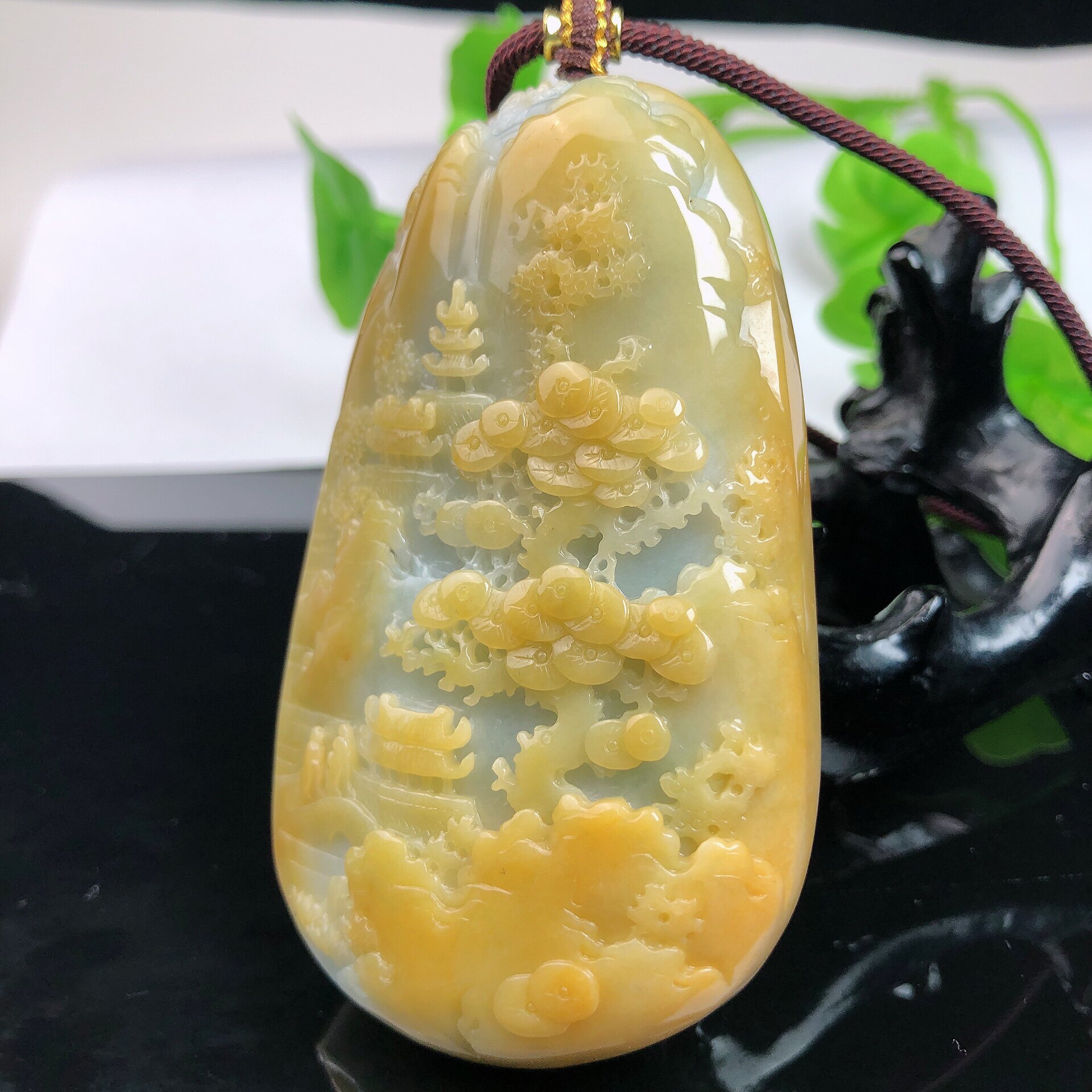 缅甸天然A货翡翠玉石带权威鉴定证书-细润飘阳绿精雕山水牌吊坠