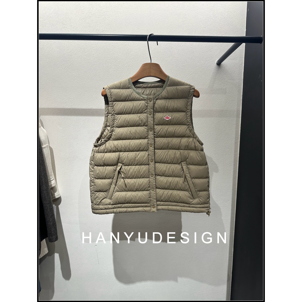 韩钰DESIGN时尚百搭圆领羽绒服