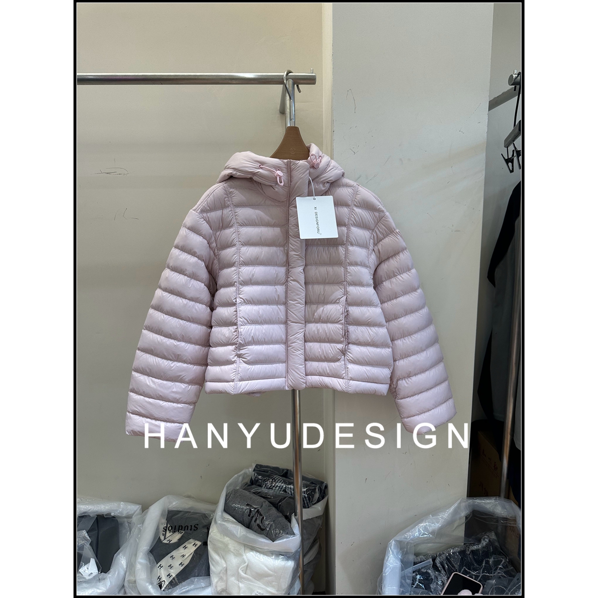 韩钰DESIGN轻薄连帽短款羽绒服