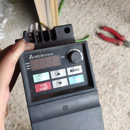 议价VFD004EL21A 台达变频器 工业电机调速 通用变频控制设备维修