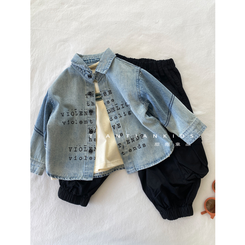 常规春款翻领印字牛仔衣