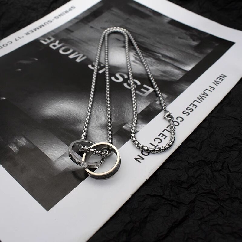 티타늄 강철 비 페이딩 더블 링 목걸이 남성과 여성 유행 거리 힙합 링 펜던트 다목적 단순 액세서리 스웨터 체인