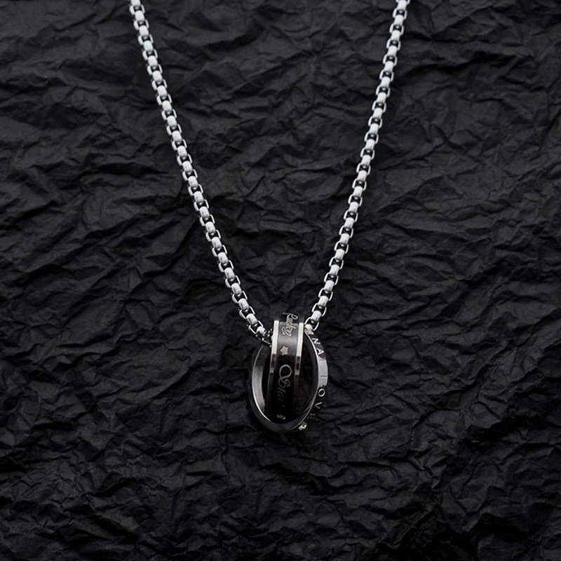 티타늄 강철 비 페이딩 더블 링 목걸이 남성과 여성 유행 거리 힙합 링 펜던트 다목적 단순 액세서리 스웨터 체인