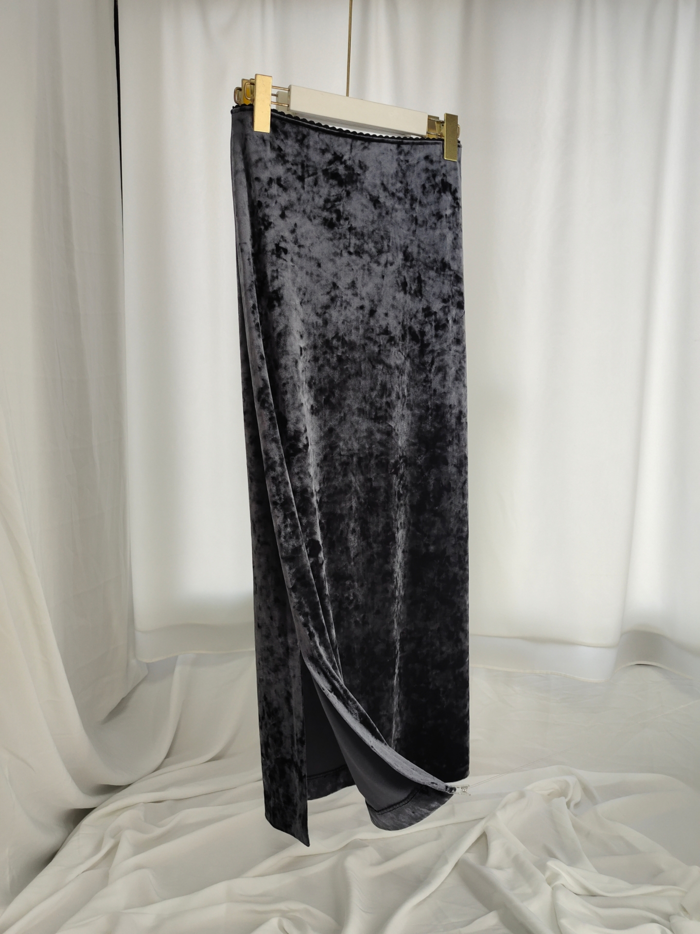 开衩深灰色丝绒半身裙2026春秋季高腰百搭显瘦女直筒包臀裙金砖绒