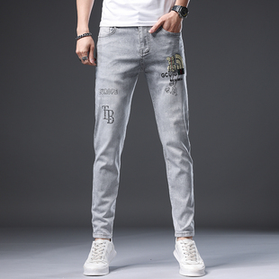 夏季新款浅灰色烫钻刺绣牛仔裤男印花休闲弹力修身小脚长裤子潮流