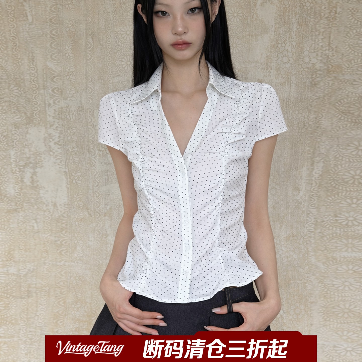 【断码清仓】法式V领白色收腰短袖衬衫女夏季休闲抽褶上衣壕苄图片