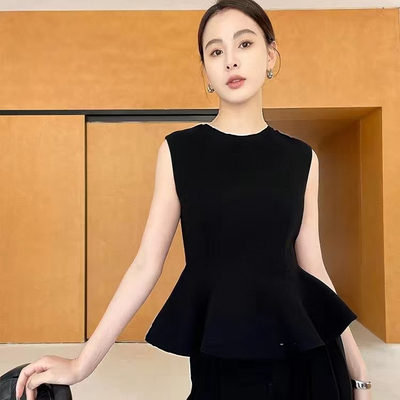 港味复古黑色无袖背心2025新款高级感收腰气质荷叶边洋气上衣夏季