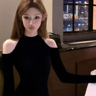 高级感黑色镂空长袖上衣女2025秋简约小众别致性感显瘦露肩打底衫