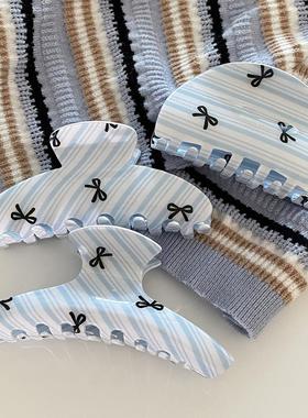 韩国BORA│清新奶蓝色条纹蝴蝶结抓夹小众亚克力中号发夹鲨鱼夹女