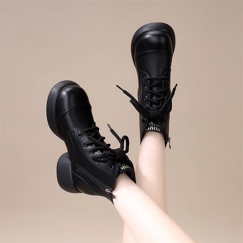 圆头马丁靴女软底轻便厚底