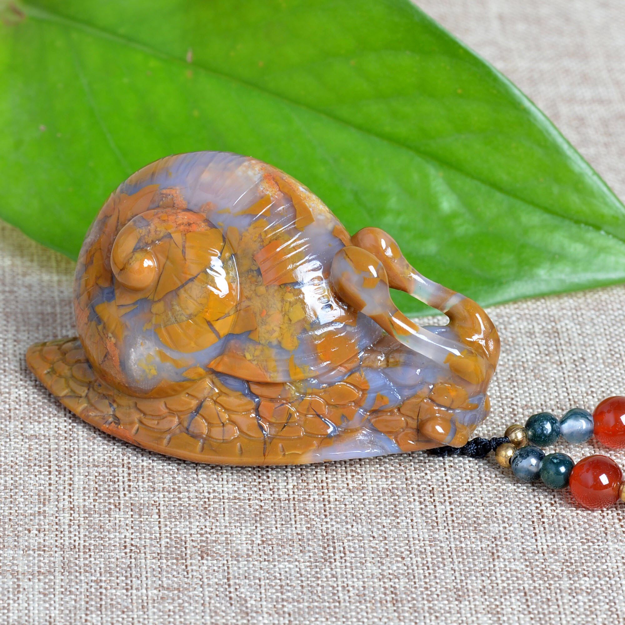 正品天然水晶俏色战国红玛瑙蜗牛吊坠 寓意扭转乾坤招财聚财