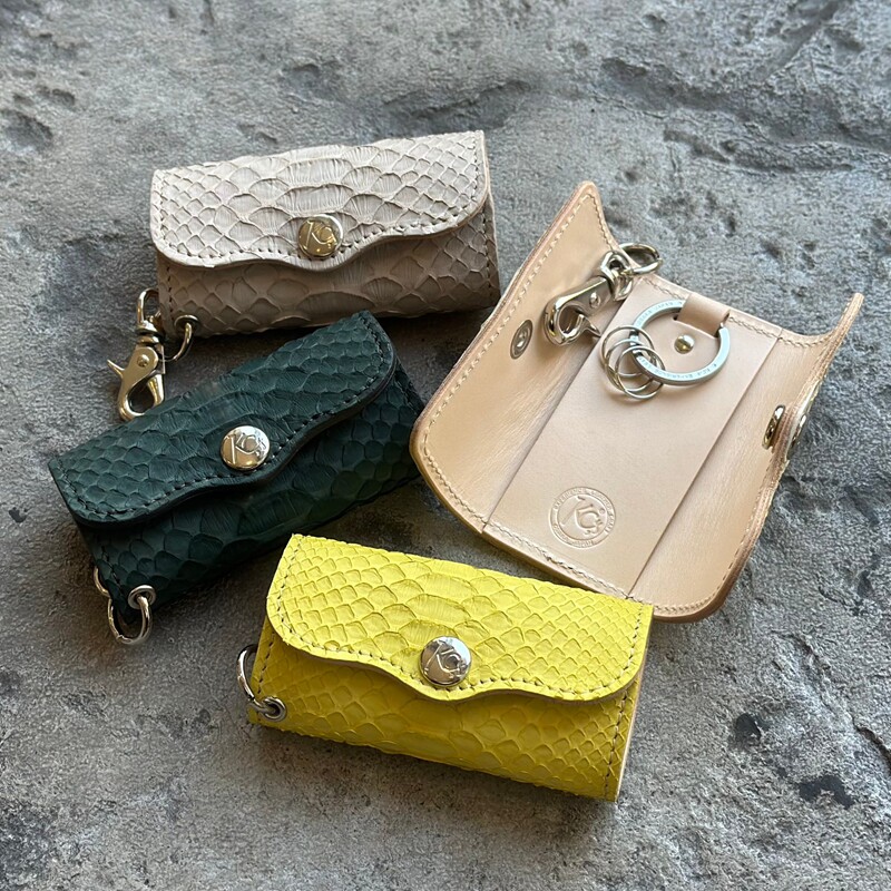 官方代理日本KC,s 天然蟒蛇皮配牛皮男女休闲时尚三连钥匙包