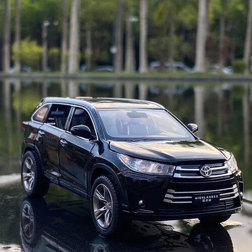 1:32 Toyota Highlander SUV Alloy Car Model Diecasts & Toy Me