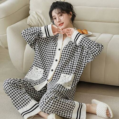Spring Autumn Polyester Cartoon Print Pajama Sets Women Pyja