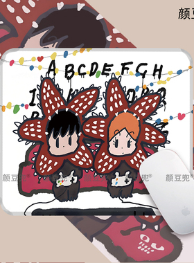 怪奇物语Max动漫 周边超大号鼠标垫 键盘电竞游戏桌垫防滑 可水洗