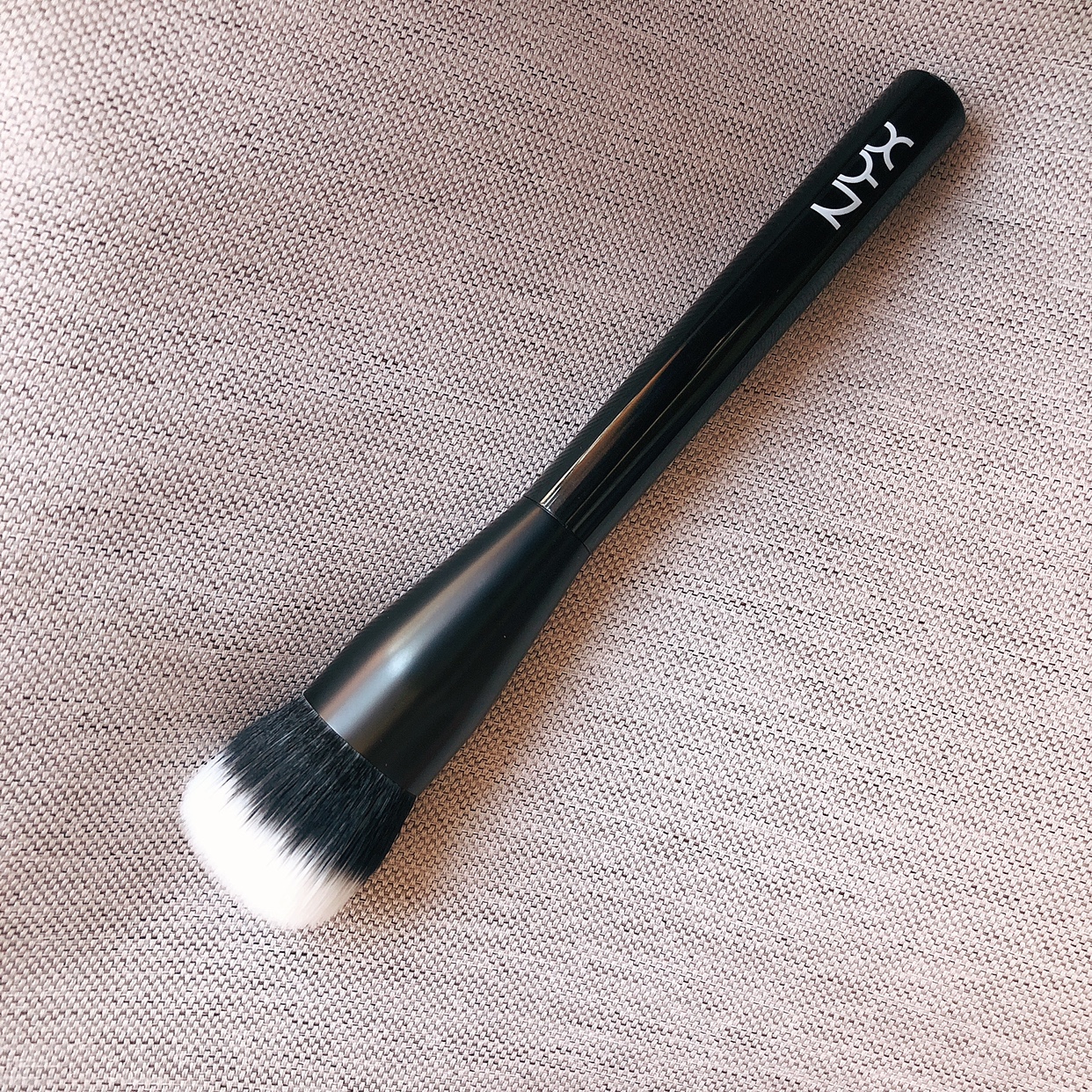 原NYX professional makeup04号化妆刷腮红蜜粉刷专用点彩粉底刷