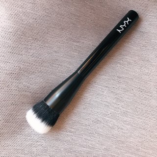 原！NYX professional makeup化妆刷腮红刷蜜粉刷专用点彩粉底刷