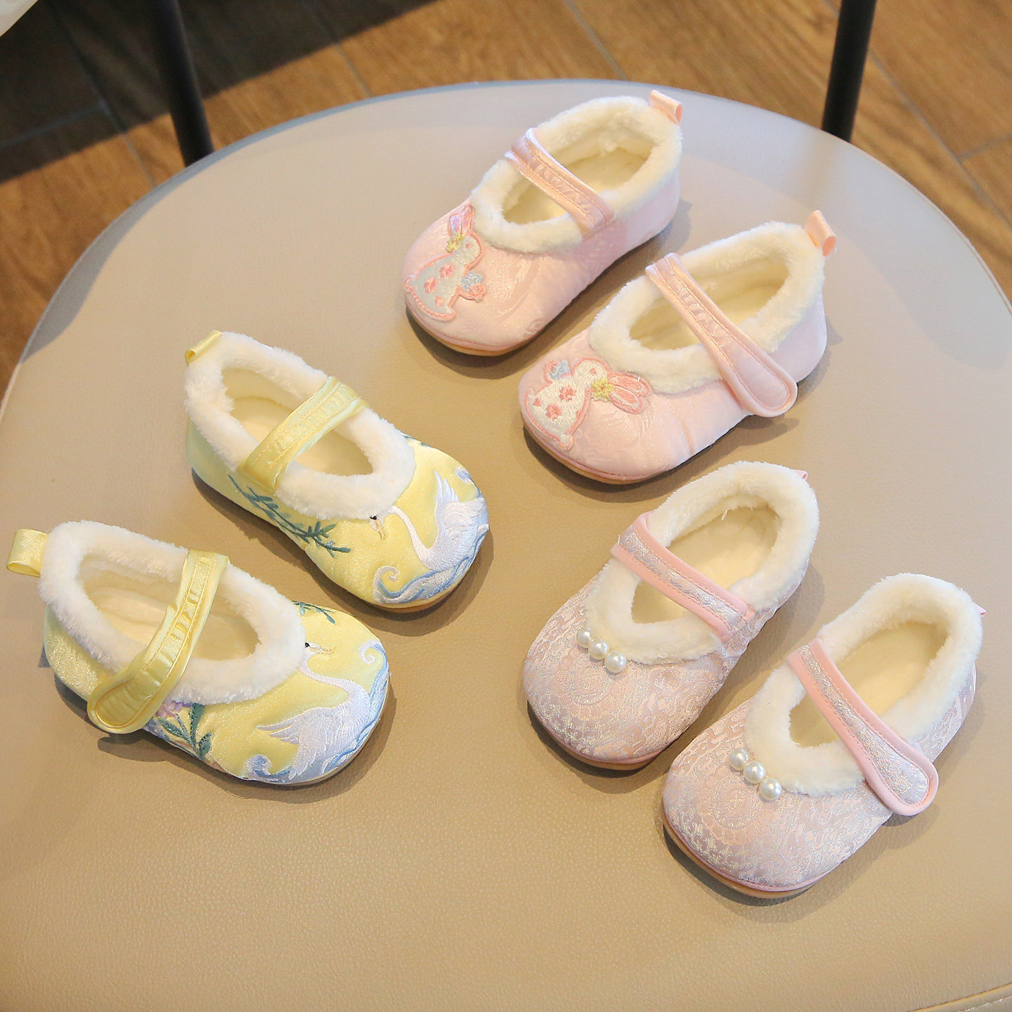 女童汉服手工加绒保暖棉鞋