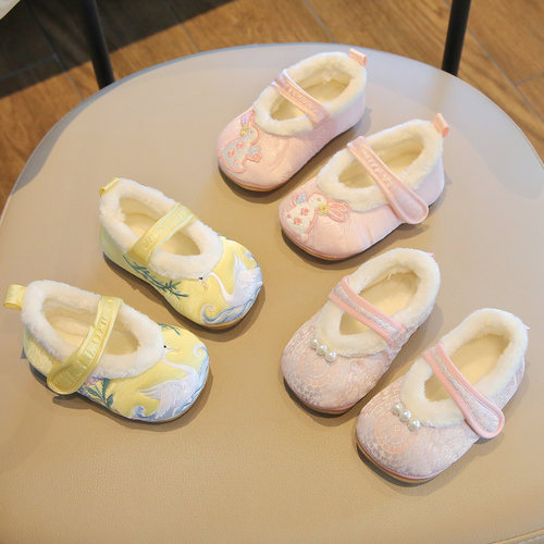 女童汉服手工加绒保暖棉鞋