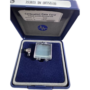 美国PCB353B15压电单轴加速度传感器，包装盒参数卡