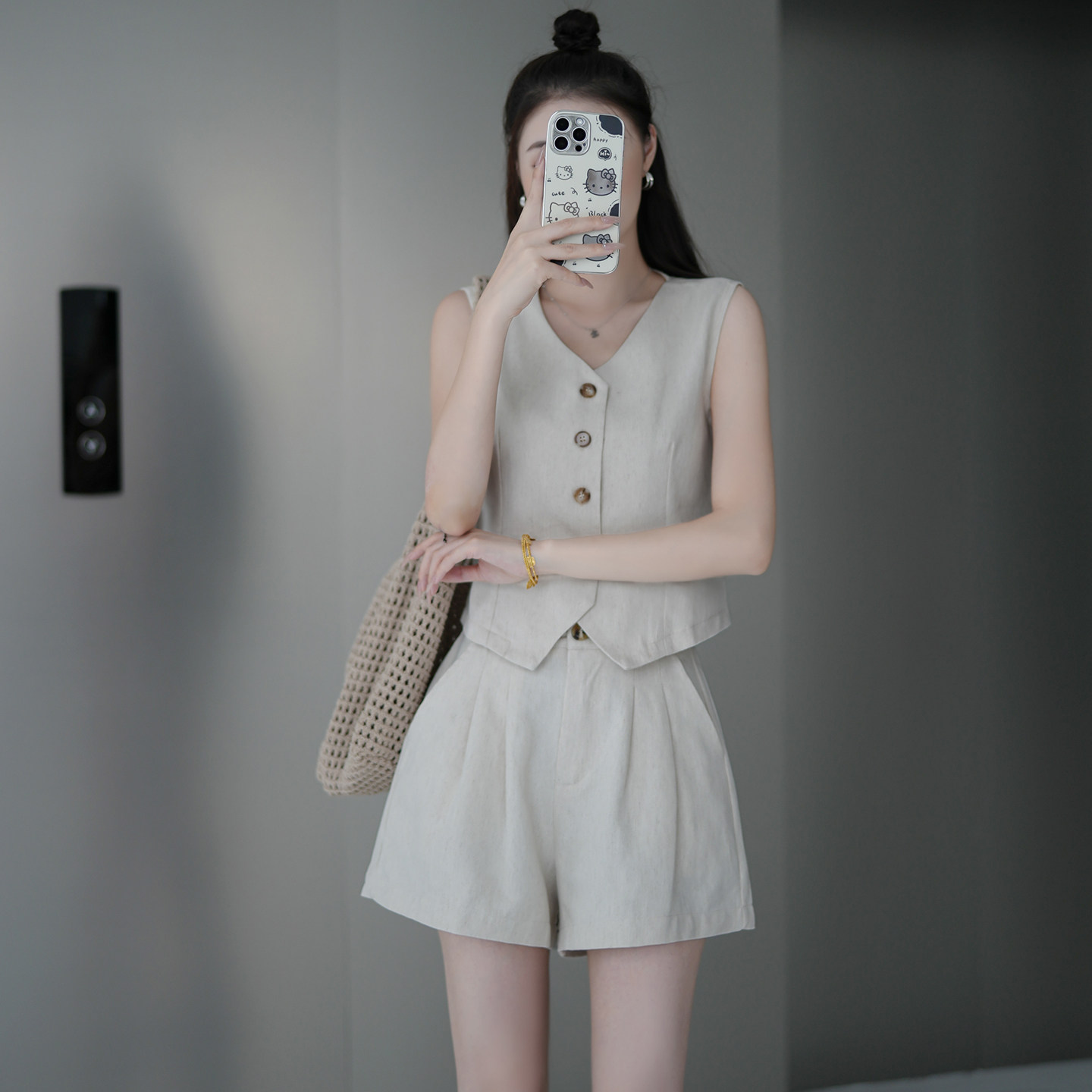 小个子穿搭宽松亚麻套装女夏薄款显瘦V领马甲阔腿短裤休闲俩件套s