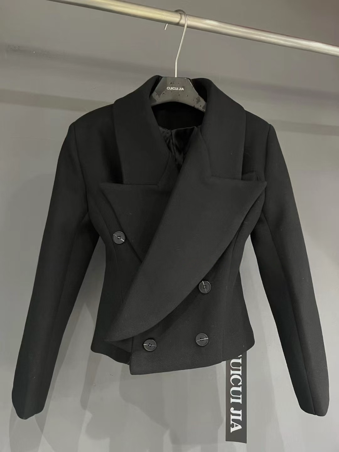 设计感翻领复古双排扣毛呢西装短款外套洋气收腰显瘦长袖纯色西服