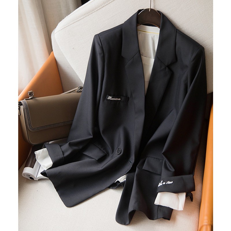 2024秋回馈新老客户精致轻奢精纺羊毛拼接真丝牛角扣字母刺绣西装