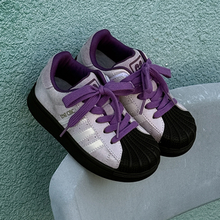 百搭儿童鞋子贝壳头板鞋2025新款冬季加绒男女童运动鞋休闲二棉鞋